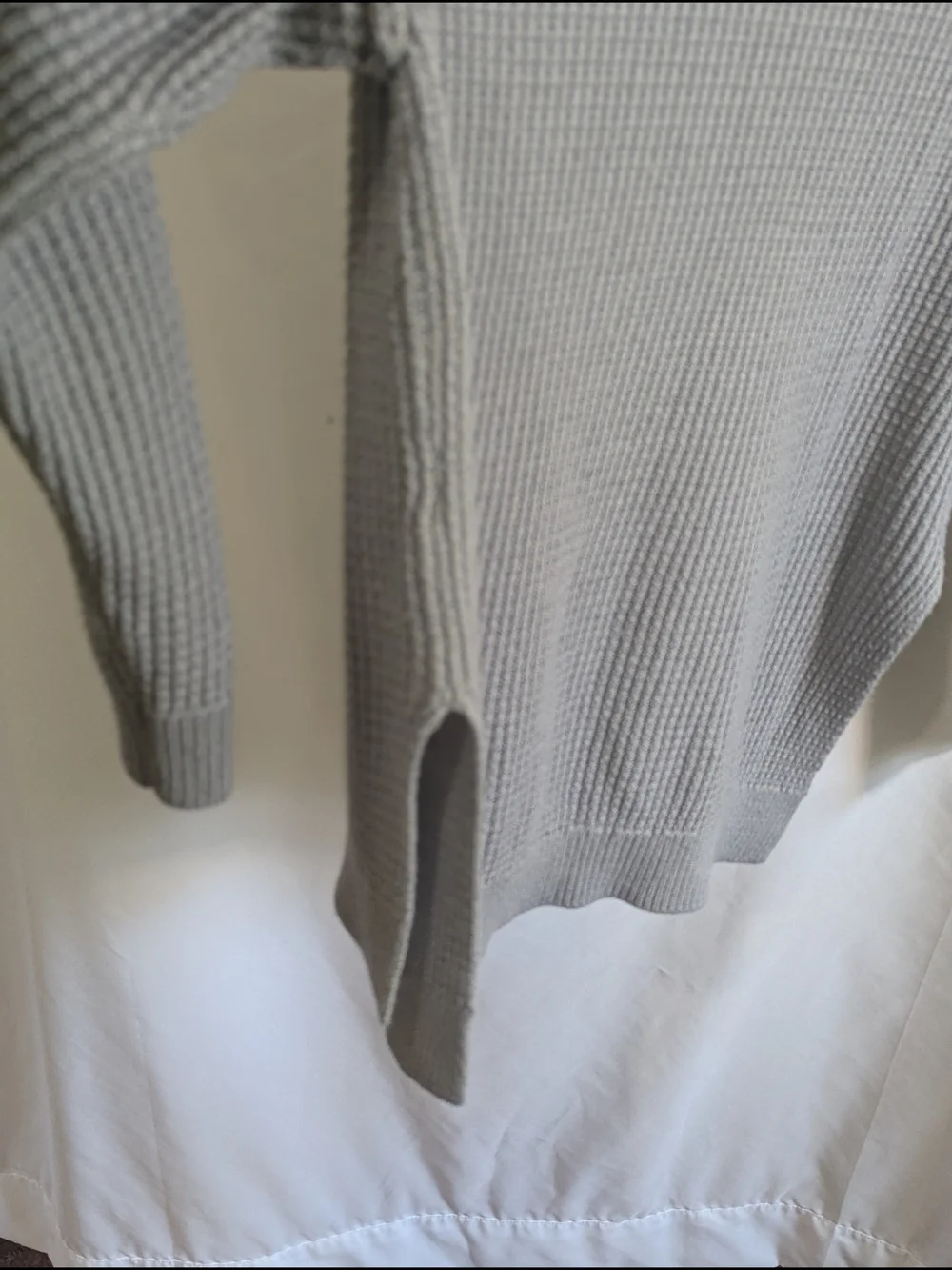 ZESICA Gray Waffle Knit Henley Sweater High Low Hem Side Slit Women's Small